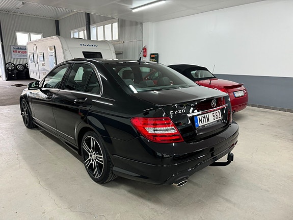 Mercedes-Benz C220 12 of 25