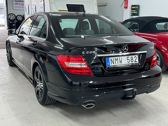 Mercedes-Benz C220 11 of 25