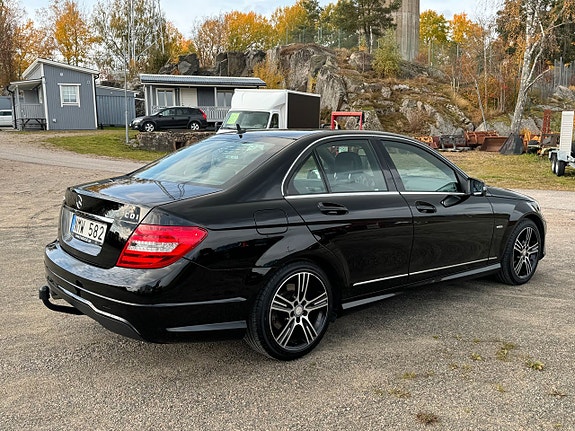Mercedes-Benz C220 10 of 25