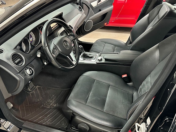 Mercedes-Benz C220 16 of 25