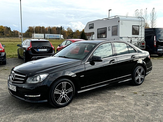 Mercedes-Benz C220 2 of 25