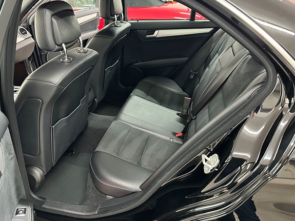 Mercedes-Benz C220 21 of 25