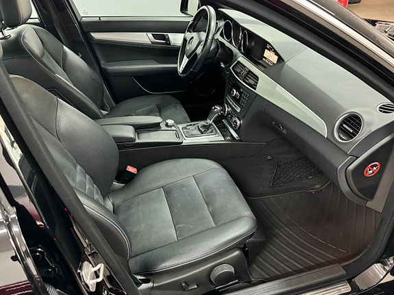 Mercedes-Benz C220 18 of 25