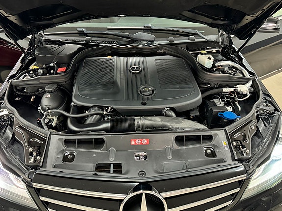 Mercedes-Benz C220 24 of 25