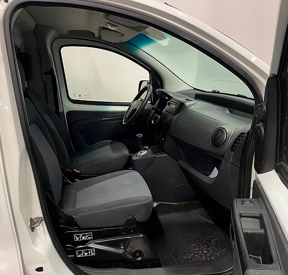 Peugeot Bipper 7 of 9