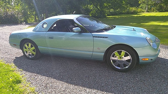Ford Thunderbird 6 of 10