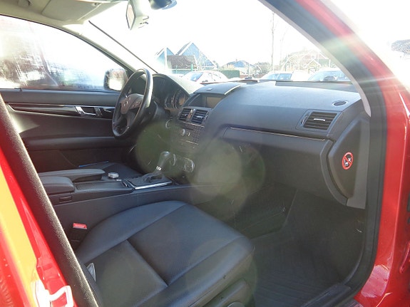 Mercedes-Benz C200 8 of 16