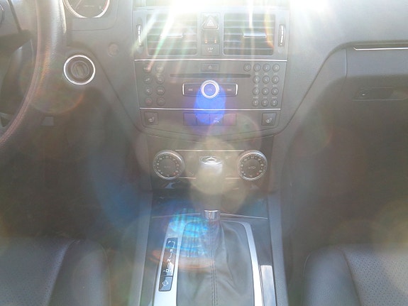 Mercedes-Benz C200 16 of 16