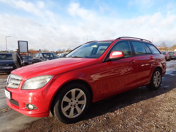 Mercedes-Benz C200 2 of 5