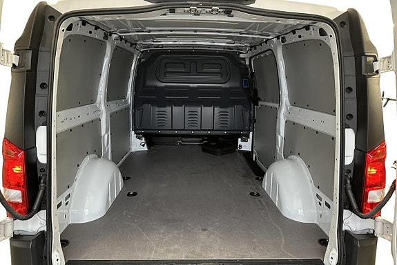 Mercedes-Benz eVito 112 11 of 12
