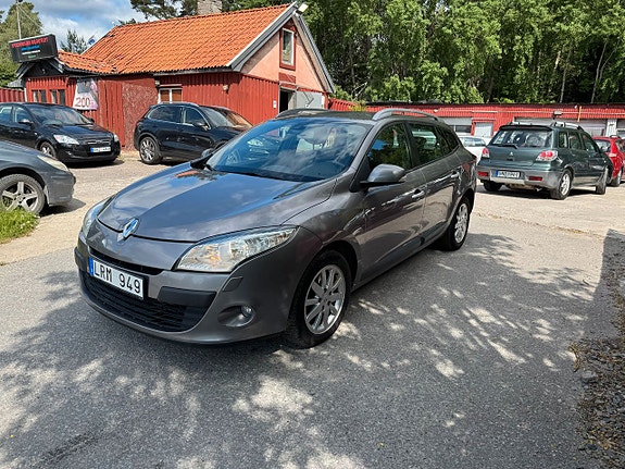 Renault Megane III 2 of 5