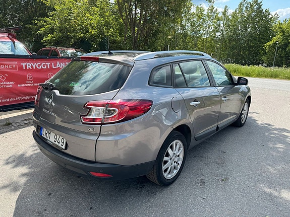 Renault Megane III 4 of 5