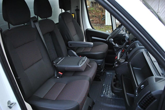 Peugeot Boxer 12 of 18