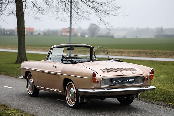 Renault Caravelle 8 of 24