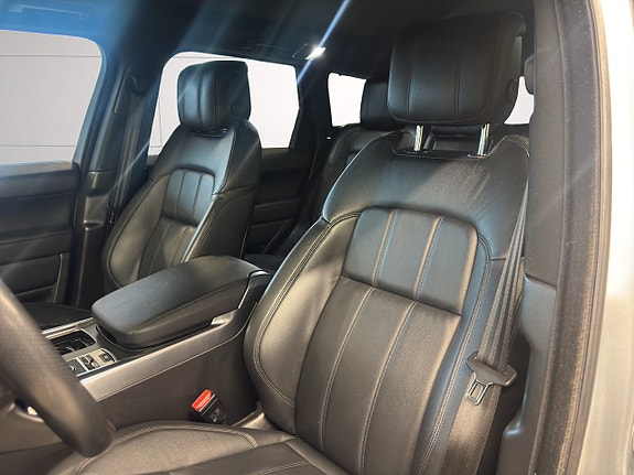 Land Rover Range Rover Sport 10 of 26