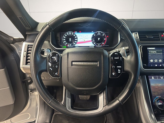 Land Rover Range Rover Sport 17 of 26