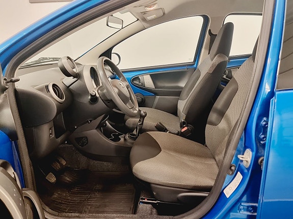 Toyota Aygo 6 of 12