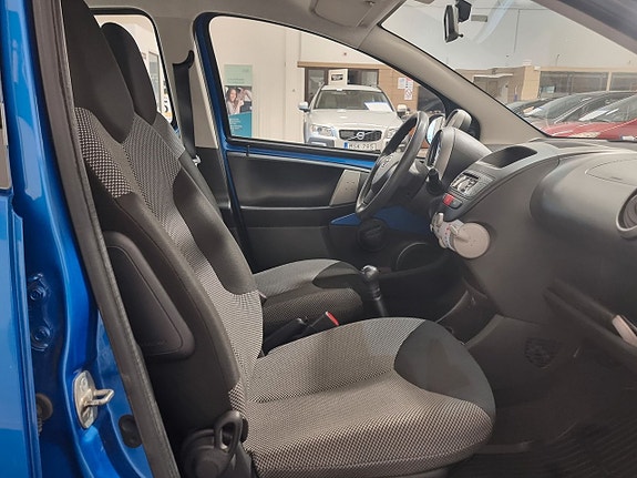 Toyota Aygo 12 of 12