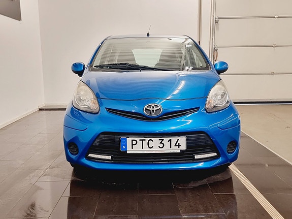 Toyota Aygo 3 of 12