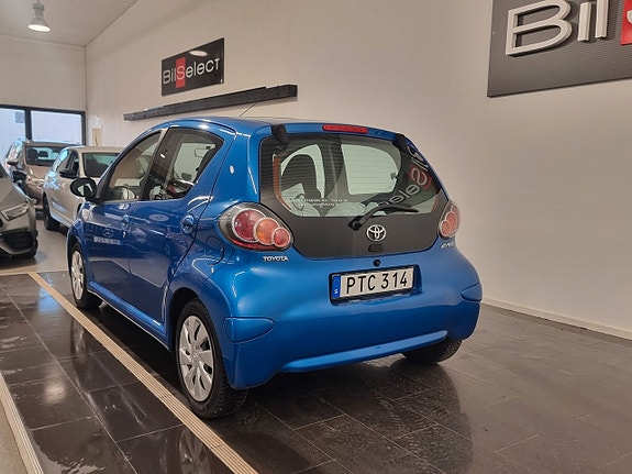 Toyota Aygo 9 of 12