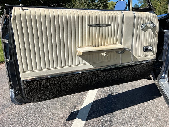 Pontiac Bonneville 14 of 23