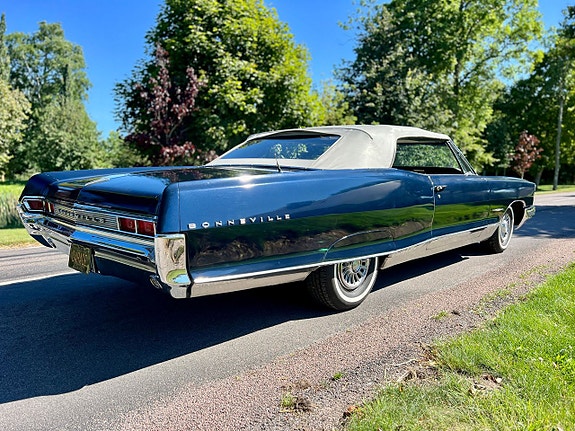 Pontiac Bonneville 7 of 23