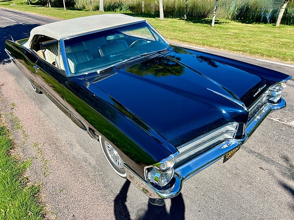 Pontiac Bonneville 12 of 23