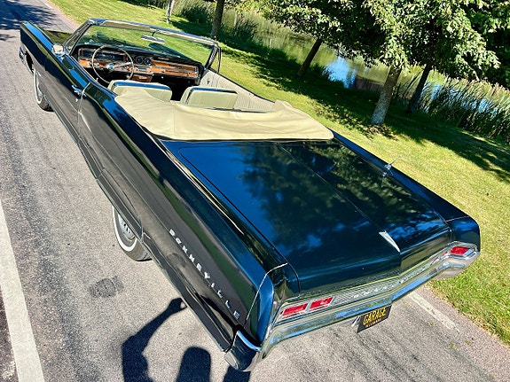 Pontiac Bonneville 10 of 23