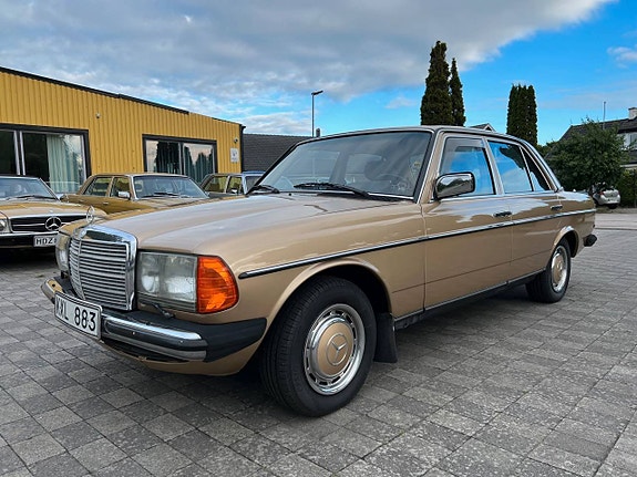 Mercedes-Benz 230 E