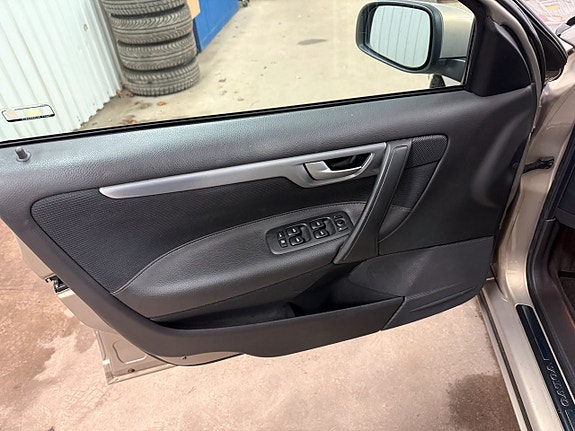 Volvo S60 14 of 16