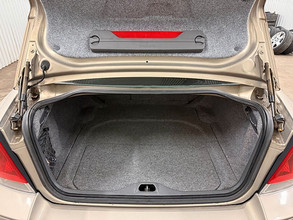 Volvo S60 9 of 16