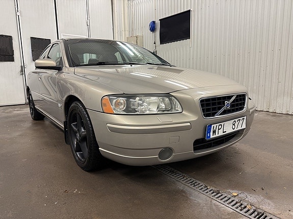 Volvo S60 3 of 16