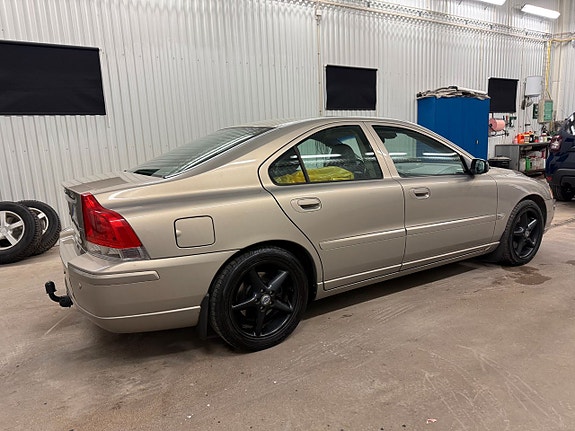 Volvo S60 6 of 16