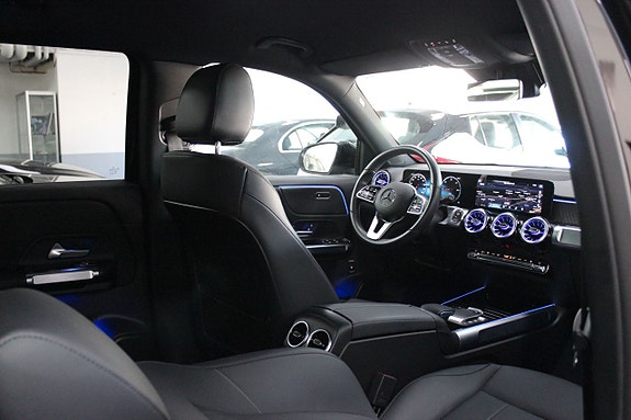 Mercedes-Benz EQB300 7 of 8