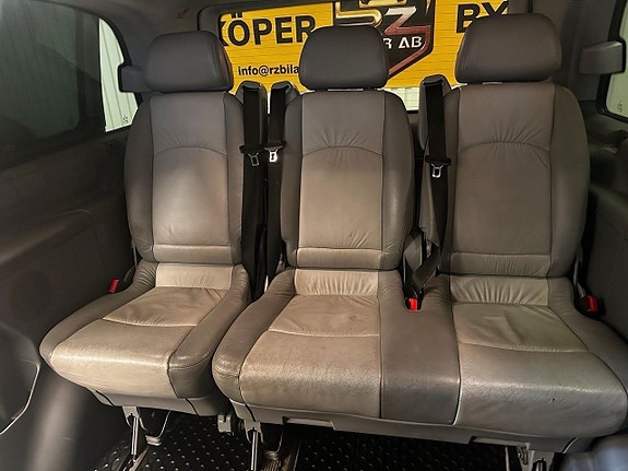 Mercedes-Benz Viano 17 of 19
