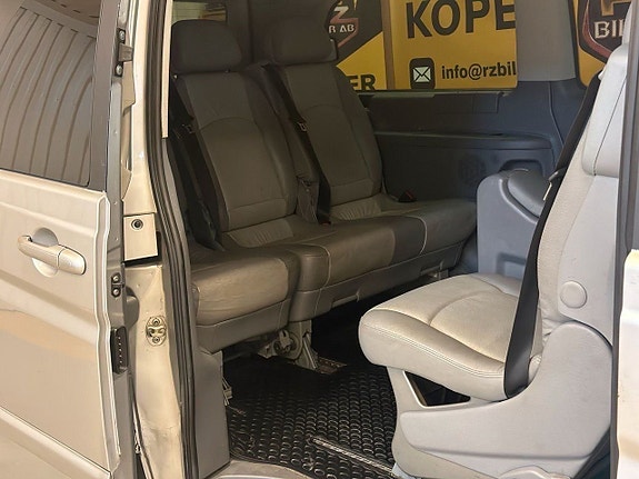 Mercedes-Benz Viano 18 of 19