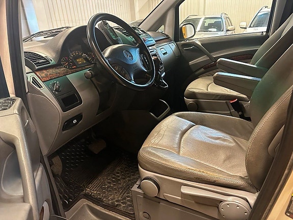 Mercedes-Benz Viano 11 of 19