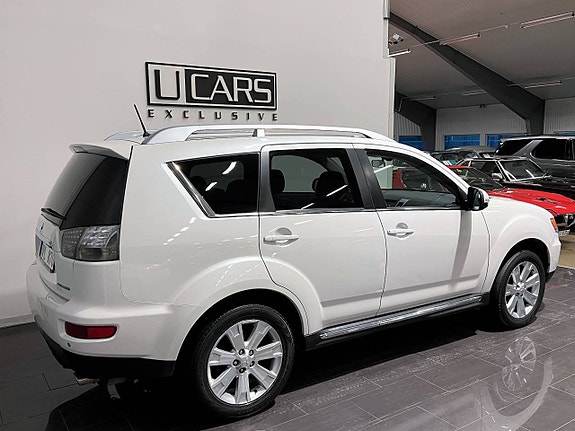 Mitsubishi Outlander 2 of 11