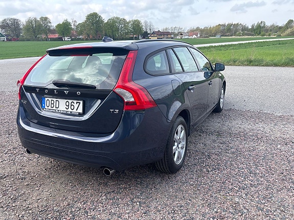 Volvo V60 3 of 7