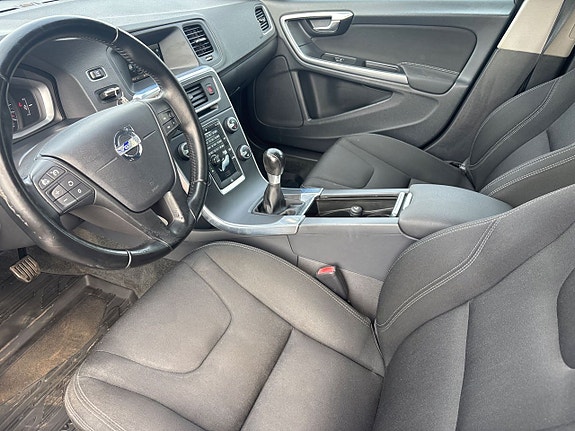 Volvo V60 4 of 7