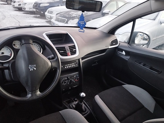 Peugeot 207 6 of 24