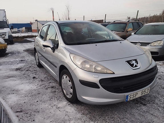 Peugeot 207 21 of 24