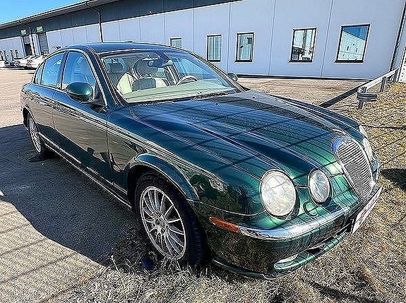 Jaguar S-TYPE