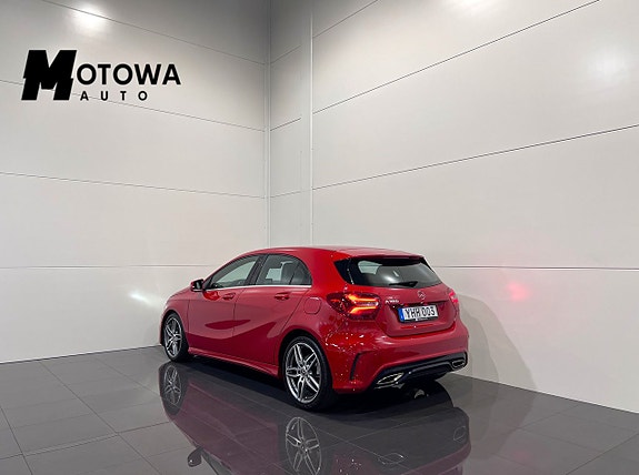 Mercedes-Benz A180 2 of 5