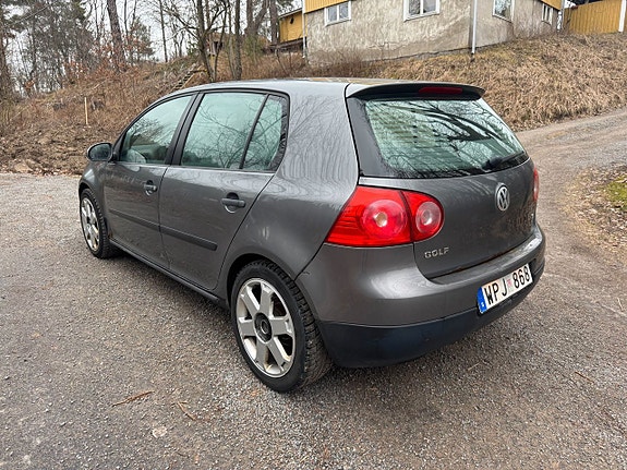 Volkswagen Golf V 4 of 5