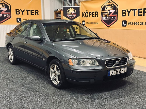 Volvo S60 2 of 5