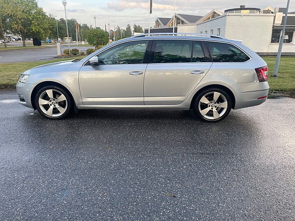 Skoda Octavia 2 of 5
