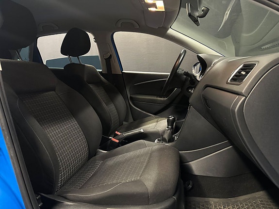 Volkswagen Polo 12 of 17