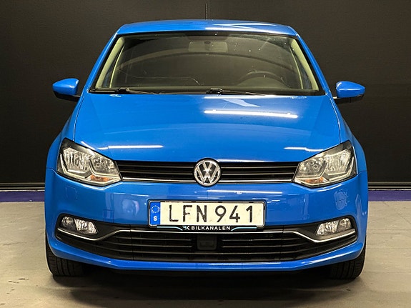 Volkswagen Polo 2 of 5