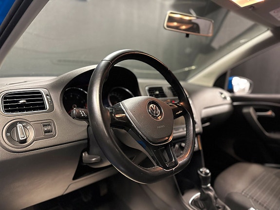 Volkswagen Polo 13 of 17
